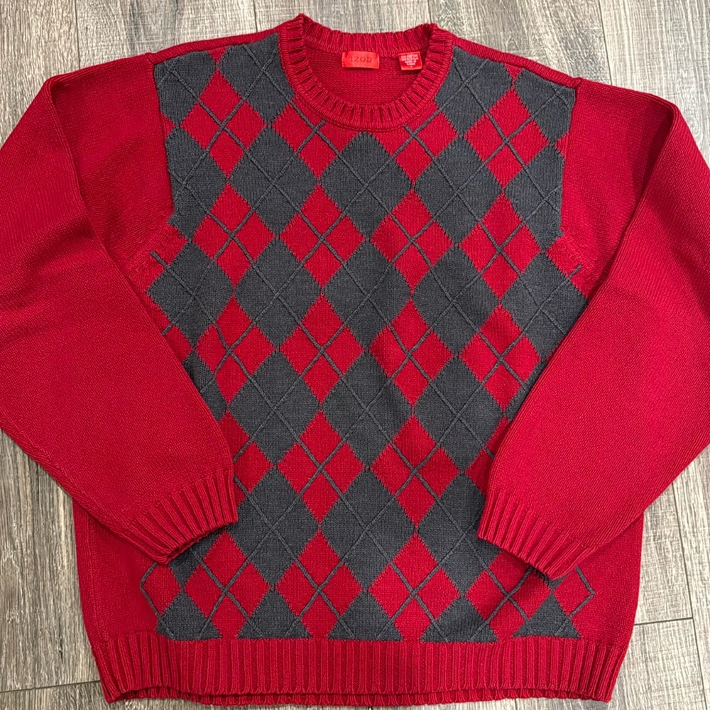 Men’s Izod sweater.